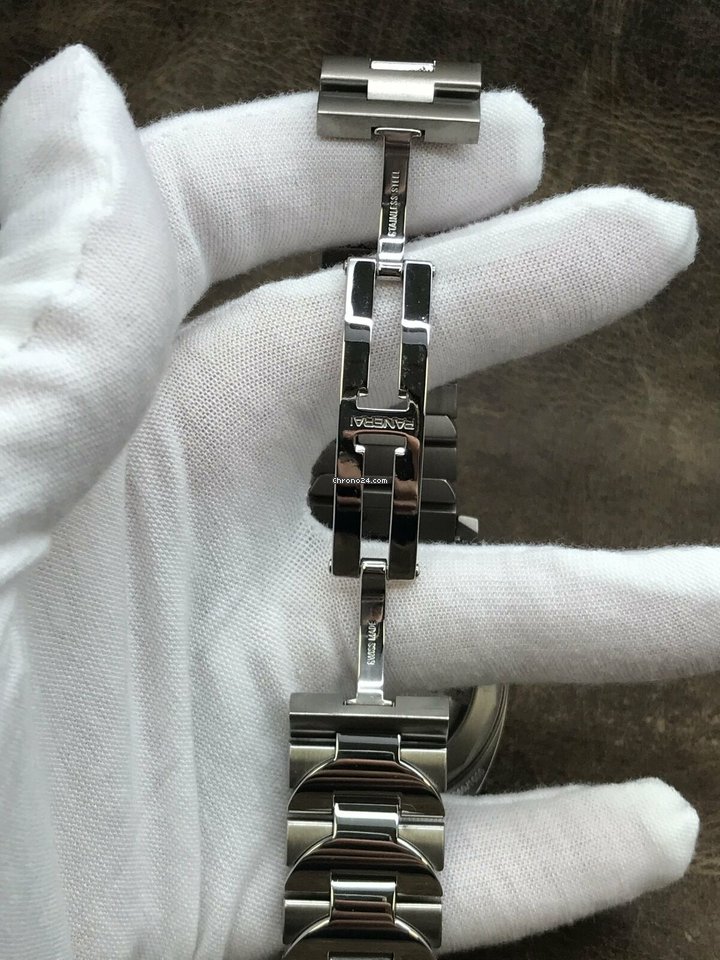 IMG_9081 Panerai Luminor Chrono Automatic Titanium PAM00072 Replica 8
