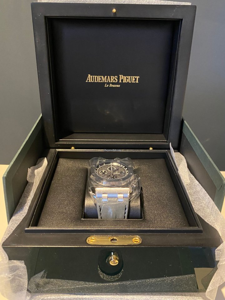 IMG_9081 Audemars Piguet Royal Oak Offshore Chronograph Mens watch Unisex Automatic Steel 26470ST.OO.A104CR.01 Replica 8