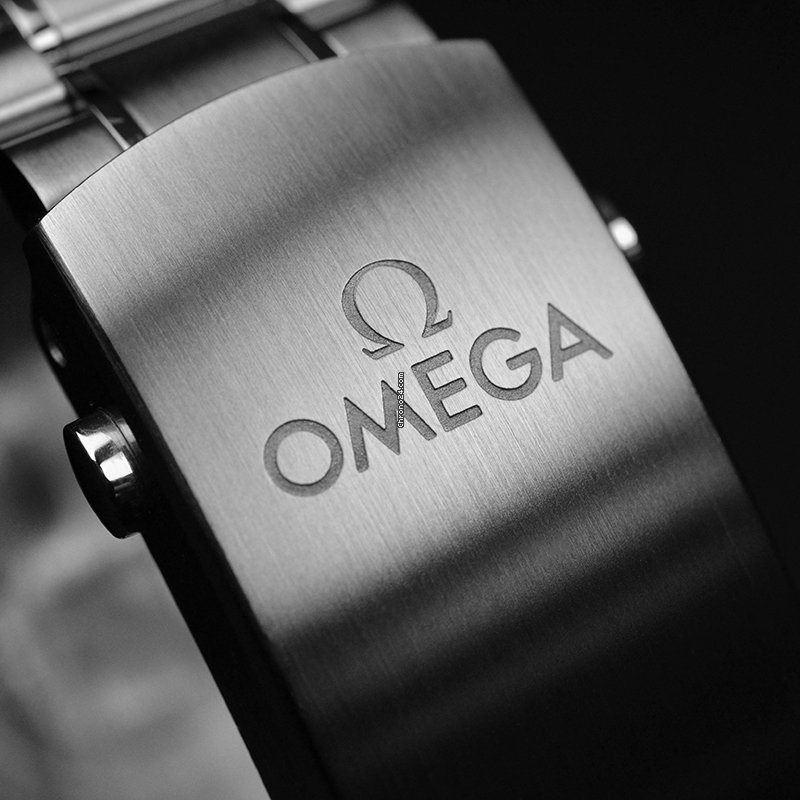 IMG_9081 Omega Speedmaster Professional Moonwatch Moonphase Mens watch Unisex Steel 304.30.44.52.01.001 Replica 8
