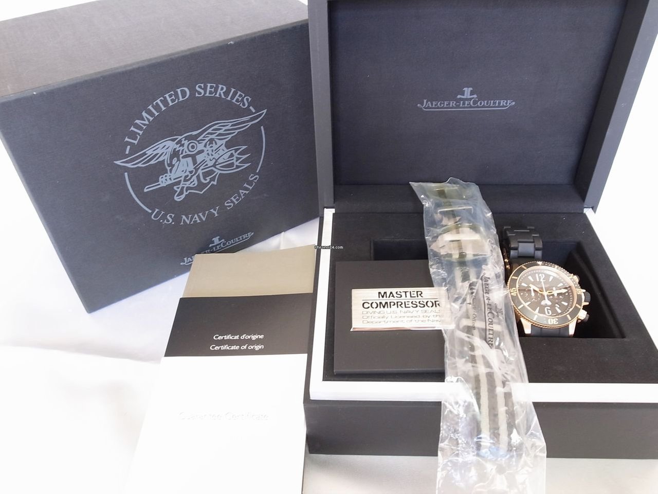 IMG_9081 Jaeger-LeCoultre Master Compressor Diving Chronograph GMT Navy SEALs Mens watch Unisex Automatic Rose gold Q1782770 Replica 8