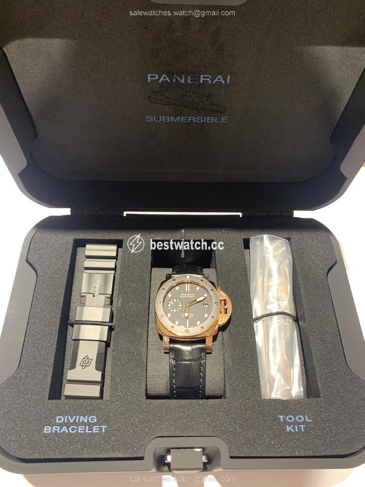 Panerai Luminor Submersible Mens watch Unisex Automatic Rose gold PAM 00974