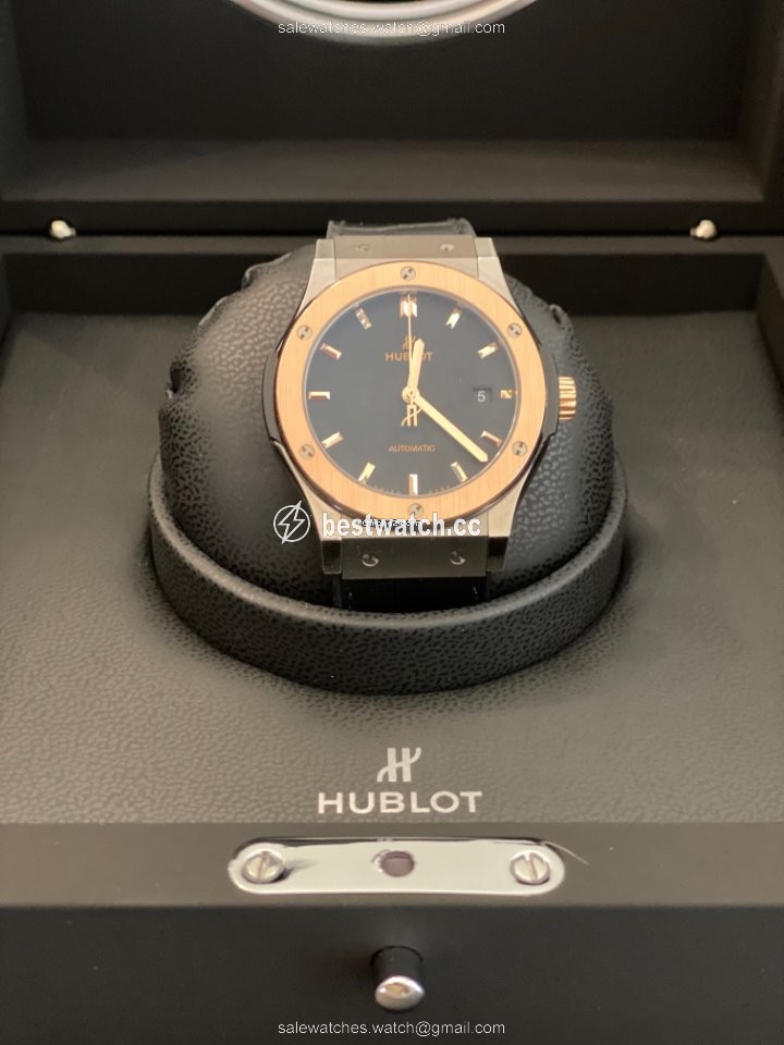 Hublot Classic Fusion 45, 42, 38, 33 mm Mens watch Unisex Automatic Titanium 542.NO.1181.LR
