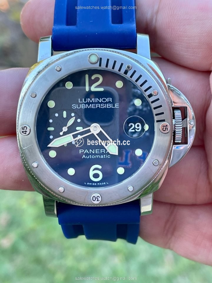 Panerai Luminor Submersible Mens watch Unisex Manual winding Steel PAM00731 PAM 731 PAM731