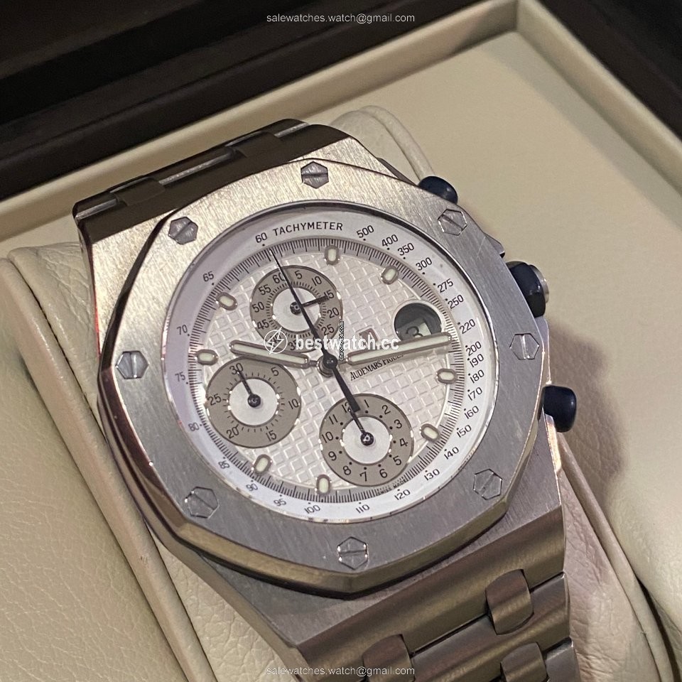 Audemars Piguet Royal Oak Offshore Chronograph Mens watch Unisex Automatic Titanium 25721TI