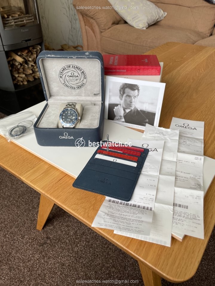 Omega Seamaster Diver 300 M Mens watch Unisex Automatic Steel 25378000