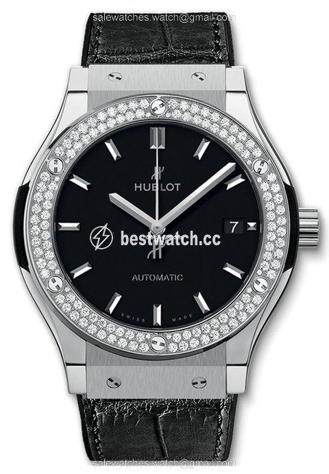 Hublot Classic Fusion Quartz Womens watch Automatic Titanium 581.NX.1171.LR.1104