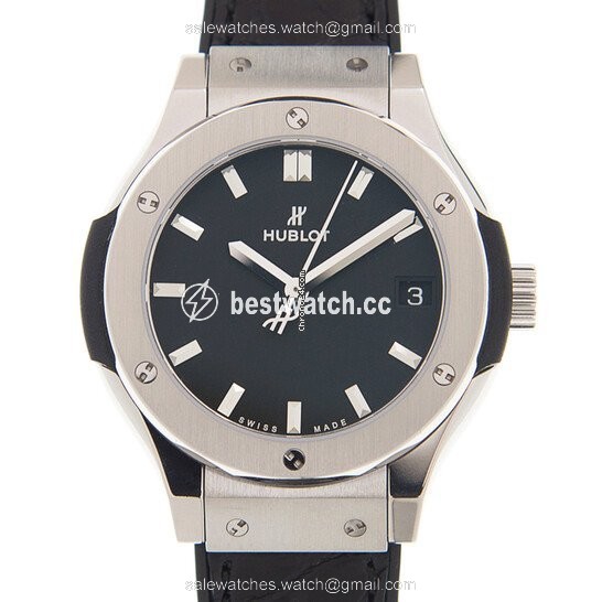 Hublot Classic Fusion Quartz Mens watch Unisex Automatic Titanium 581.NX.1171.LR