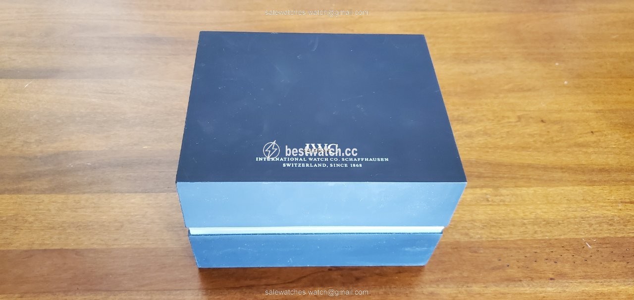 IWC Ingenieur Automatic Mens watch Unisex Automatic Steel IW323904