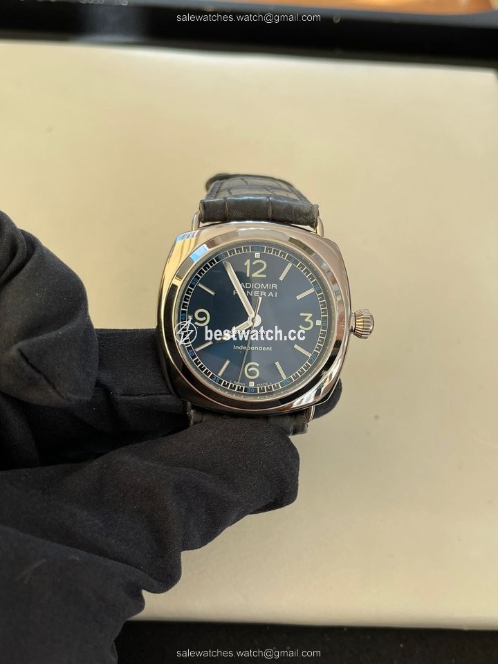Panerai Special Editions Mens watch Unisex Manual winding White gold pam00080