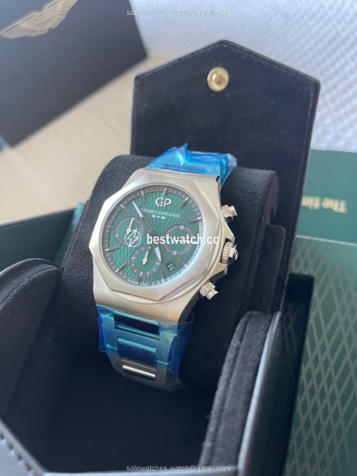 Girard Perregaux Laureato Mens watch Unisex Automatic Steel 81020-11-001-11A