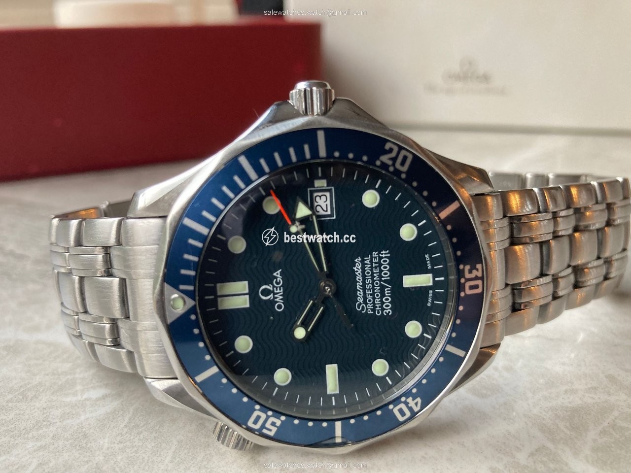 Omega Seamaster Diver 300 M Mens watch Unisex Automatic Steel 25318000