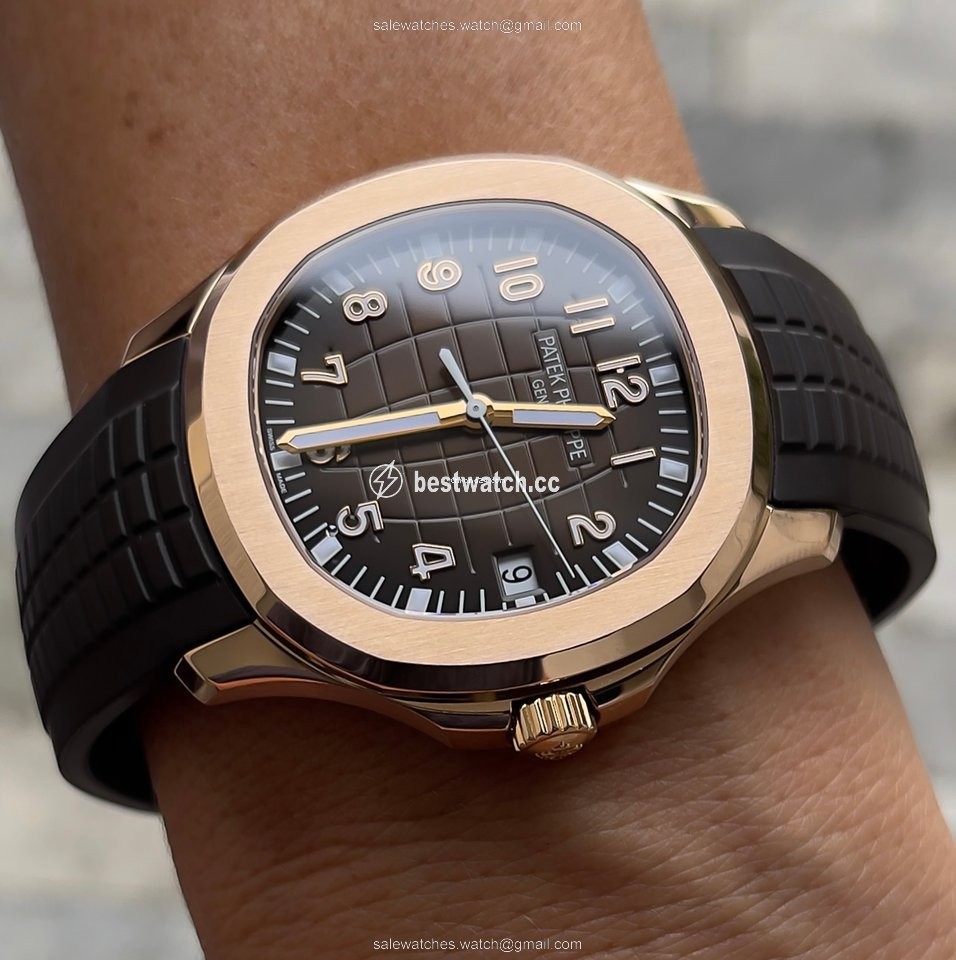 Patek Philippe Aquanaut Mens watch Unisex Automatic Rose gold 5167R