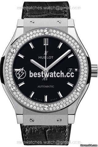 Hublot Classic Fusion 45, 42, 38, 33 mm Mens watch Unisex Automatic Titanium 542.NX.1171.LR.1104